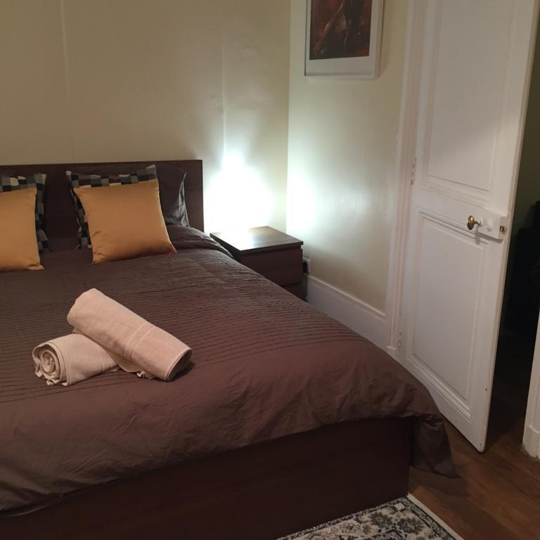 Appartement Dans Le Marais Paris Exterior foto